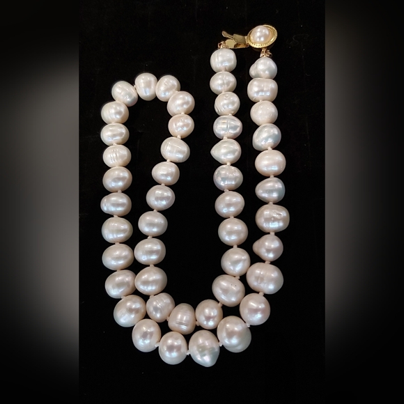 18" Baroque Freshwater Pearls 10mm to 11mm - Picture 2 of 4